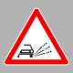 KRESZ tábla, Közúti jelzőtábla - "A" Veszélyt jelző táblák - Kavicsfelverődés